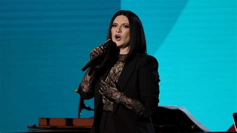 A Night of Glamour: Laura Pausini's Bangkok Debut Concert Ignites the Thai Capital!