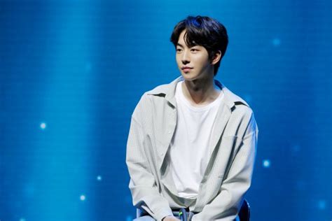  Nam Joo-hyuk's Surprise Fan Meeting: A Celebration of Success and a Shower of Love?